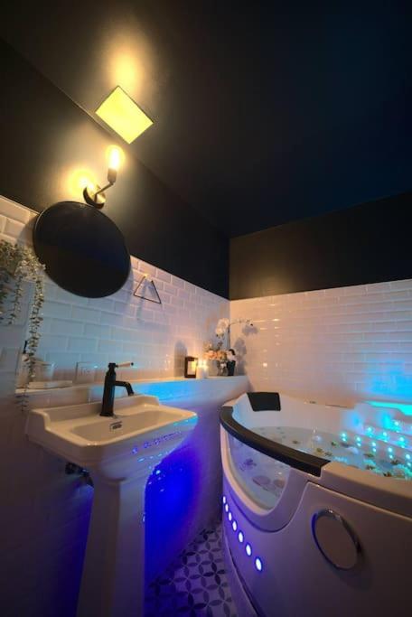 Luxury Room Jacuzzi Centre Ville Haut De Gamme Mulhouse Dış mekan fotoğraf